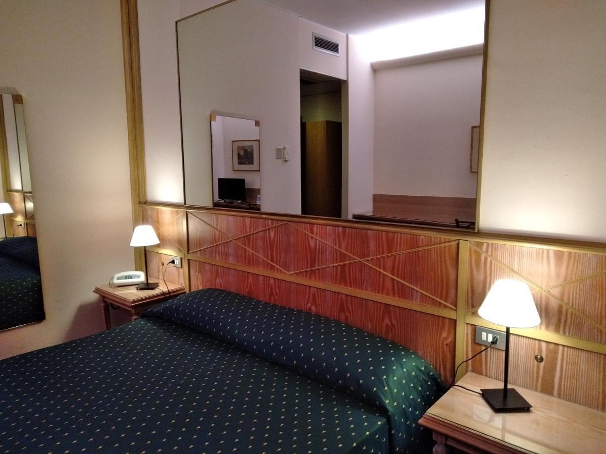 Polo Hotel Узмате-Велате Экстерьер фото